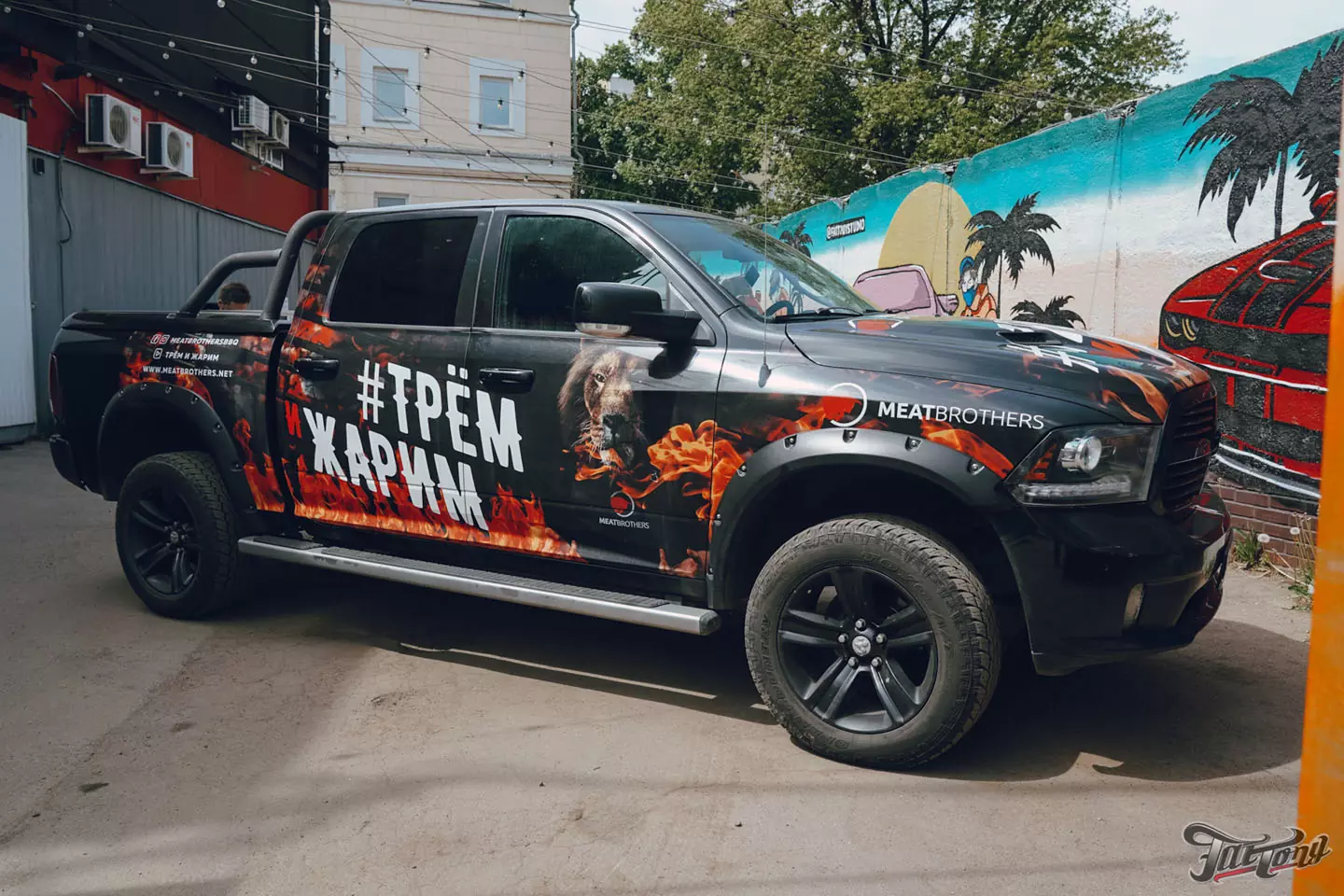 Построили выхлопную систему на RAM 1500 для MEATBROTHERS